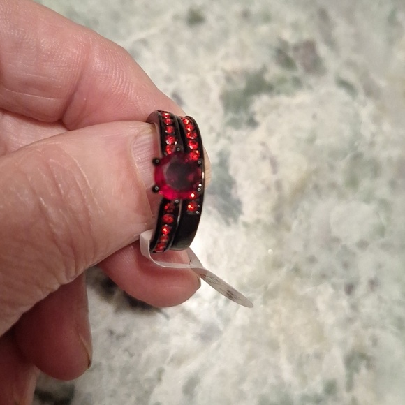 Jewelry - Elegant Goth Red and Black Women's Ring Set
